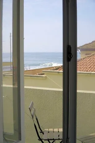 Espinho Surf House - Image 1