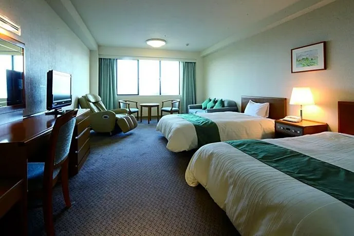 Yatsugatake Royal Hotel - Image 1