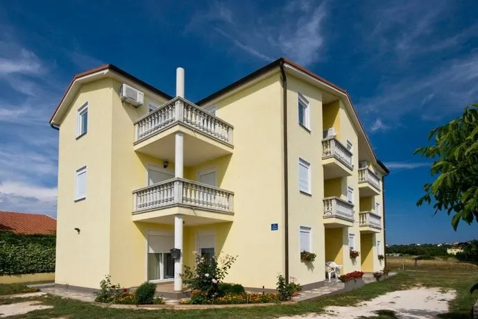 Apartments Baresic - Image 1
