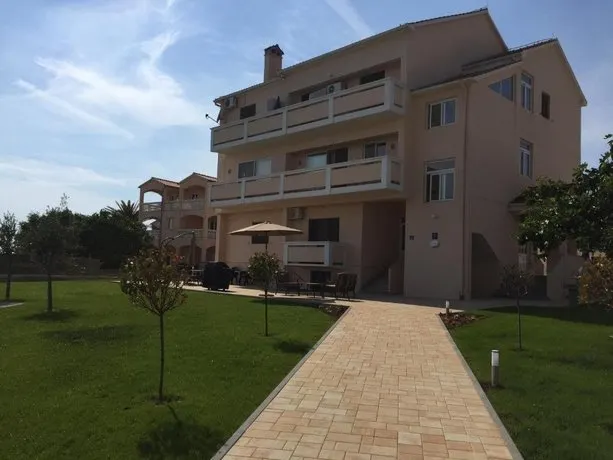 Guest House Punta Grzan - Image 1