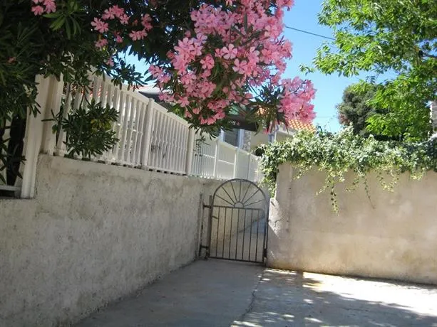 House Asja - Image 1