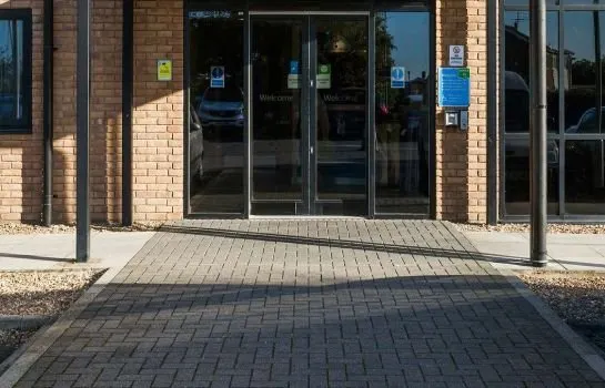 Travelodge Bedford Hotel - Image 1