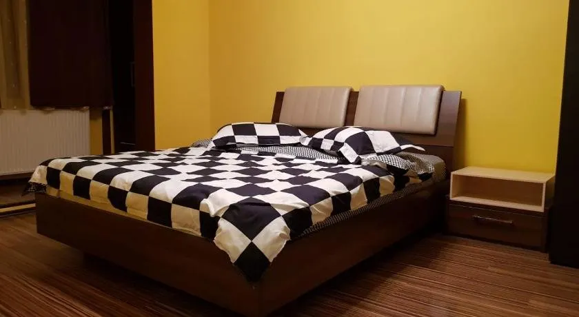 Cozy Park Studio in city center, Campina - Image 1