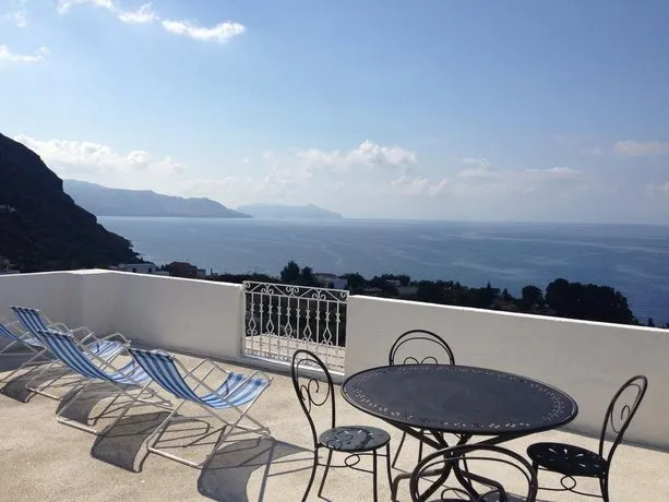 Castel Vinci - Image 1