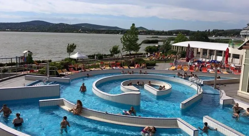 Tóparti Wellness Apartman Delux - Image 1