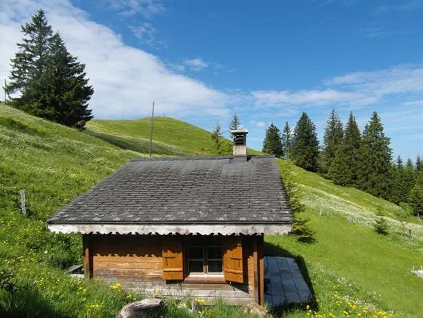La Montagnette - Image 1