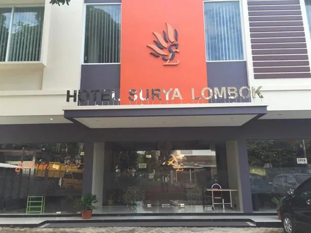 Surya Lombok Hotel by RedDoorz - Image 1