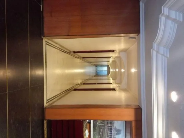 Aarthy Hotel - Image 1