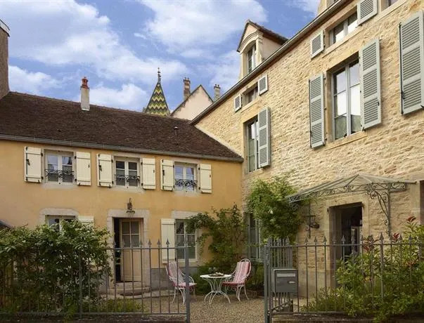 La Petite Maison - Image 1