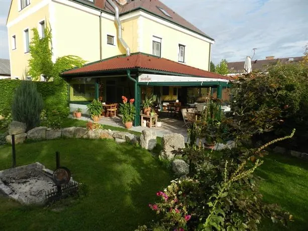 Chalupub - Image 1