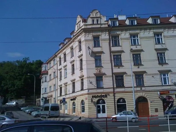 Apartment Klamovka Park - Image 1