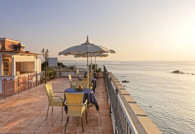 Hotel Nettuno Forio - Image 1