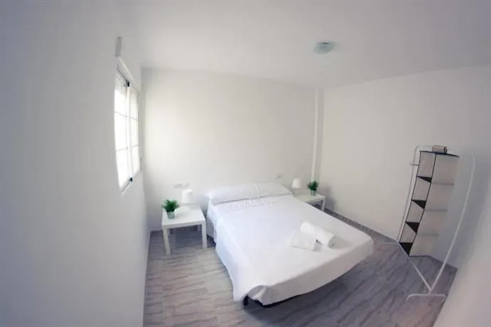 Apartamentos H3 Playamar - Image 1