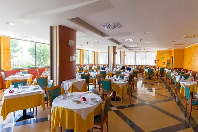 Hotel Atlas - Image 1