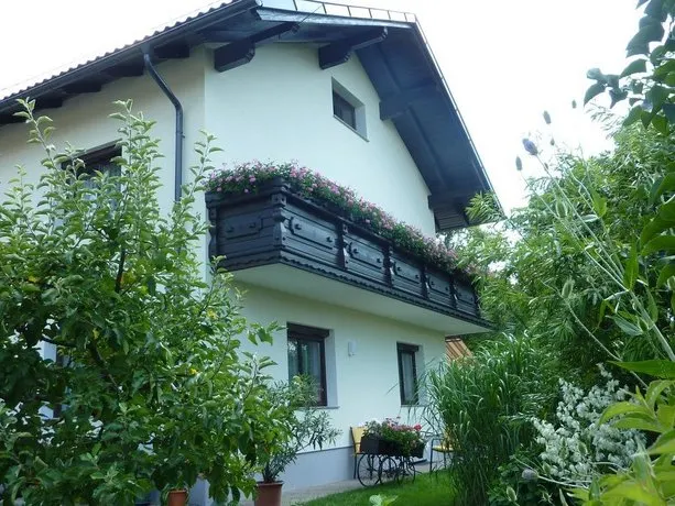 Frühstückspension Neuwersch - Image 1