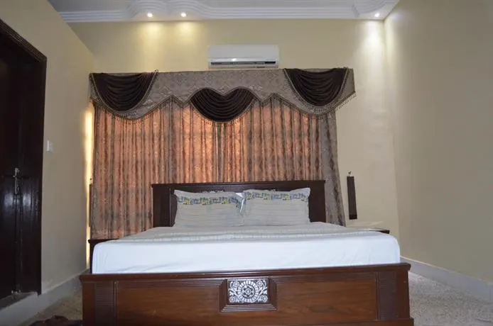 Elegant Palace Guest House - Image 1