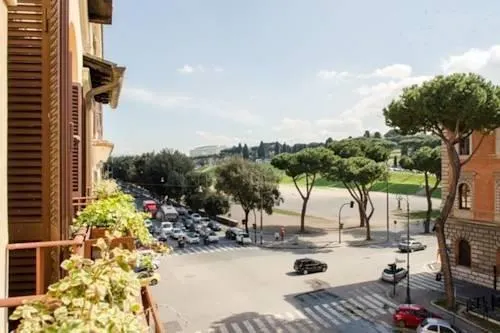 Near Colosseum Circus Maximus view - Image 1