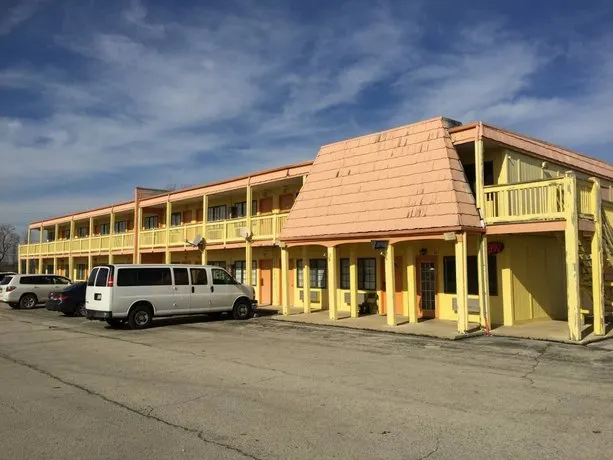Budget Inn - Image 1