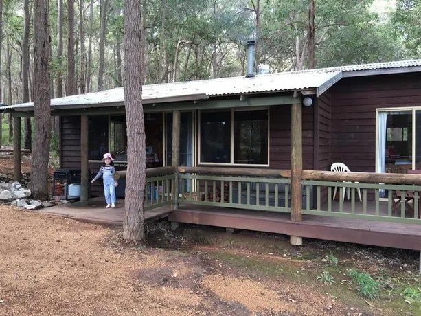 Applegate Lane Chalet - Image 1
