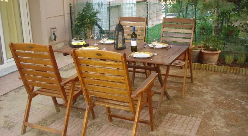 Seaside Apartment - Image 1