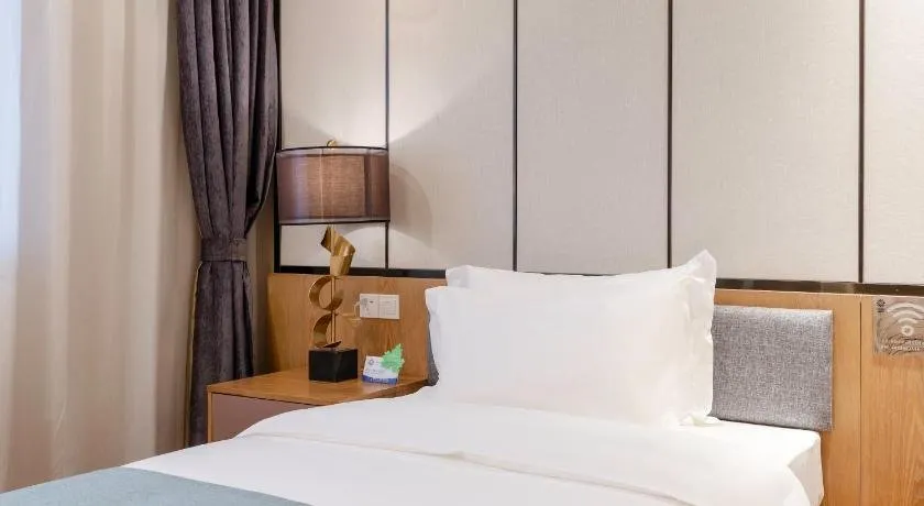 Floral Hotel · Qinzhou Zhongma Haiwan International Hotel - Image 1