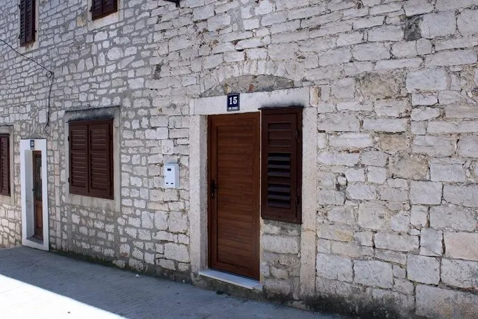 Apartment 4D - Image 1
