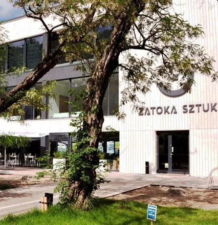 Nowa Zatoka Centrum Art & Business - Image 1
