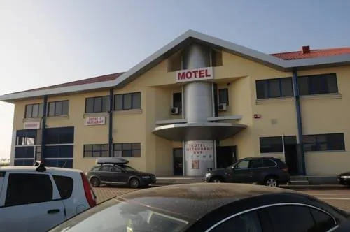 Travel In Motel - Image 1
