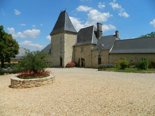 Chateau de Larre - Image 1