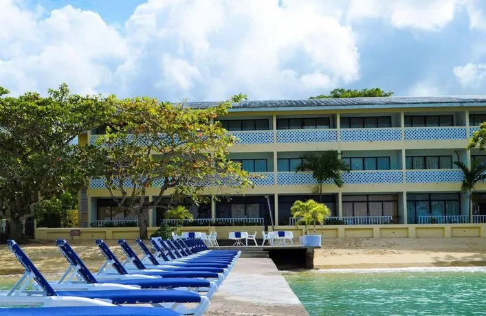 Crystal Ripple Beach Lodge - Image 1