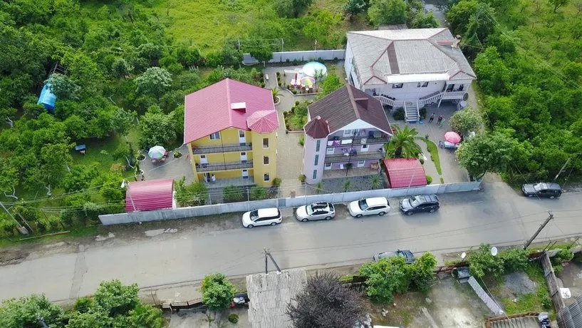 Twins Hotel - Image 1