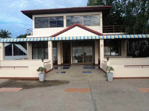 Beach Terrace - Image 1