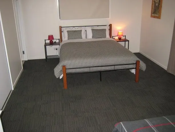 Riverdell Park Accommodation Bed & Breakfast - Image 1