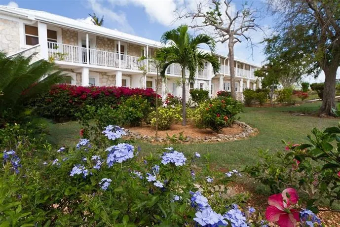 Hut Pointe Inn - Image 1