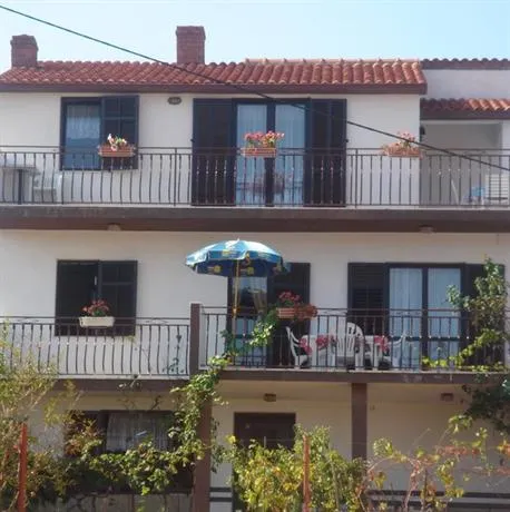 Apartments Ivona Slatine - Image 1