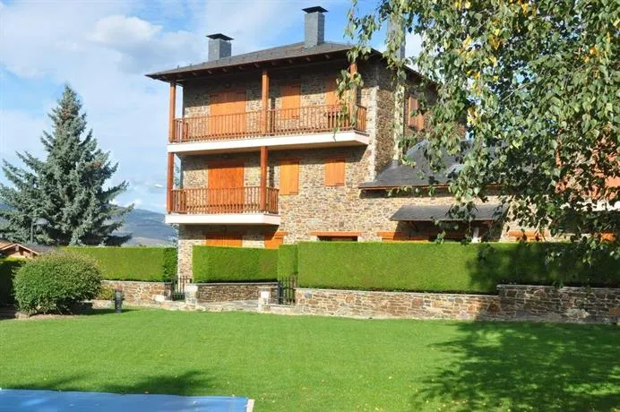 Apartaments Turístics Puigcerdà - Age - Image 1