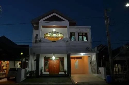 Surya Darma Homestay - Image 1