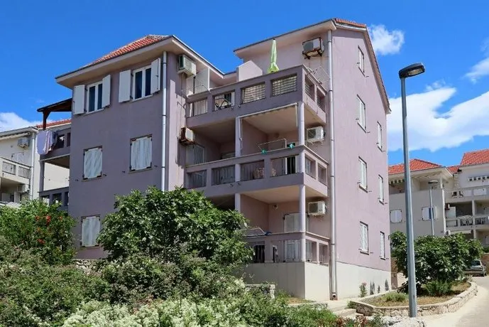 Apartments Novalja West - Image 1