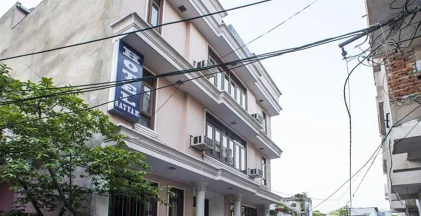 Hotel Satyam - Image 1