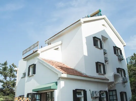July Inn - Image 1