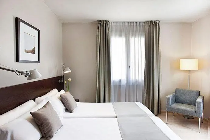 Hotel Medium Prisma - Image 1