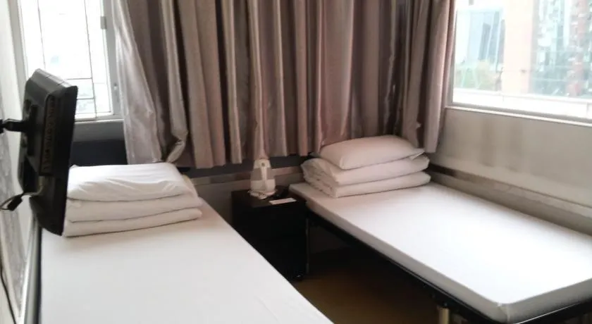 Hong Kong City Break Inn - Image 1