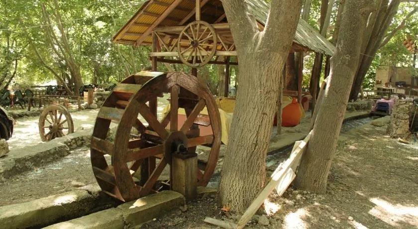 Massikytos Park Bungalow & Camping Seydikemer - Image 1