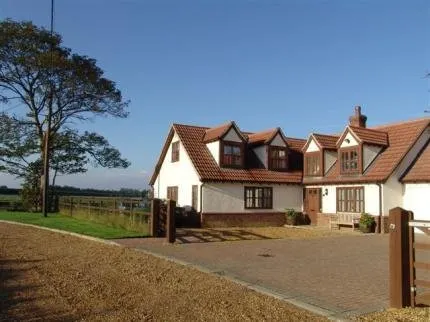 Waterside Guest House - Image 1