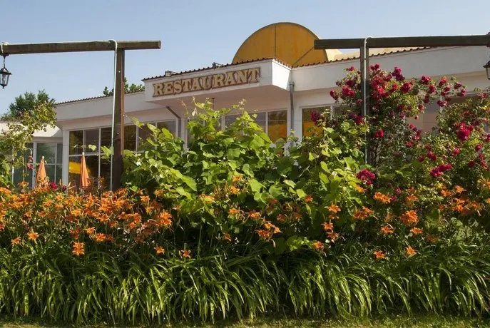 Tismana Hotel Club - Image 1