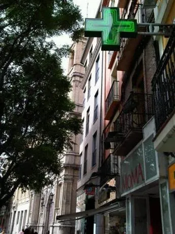 Apartamentos Turísticos Corona de Aragón - Image 1