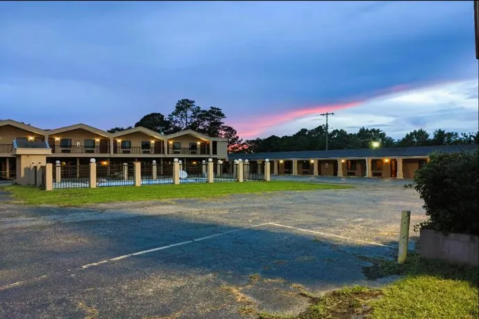 Travel Inn Opp - Image 1