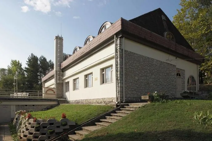 Motel Laterum - Image 1