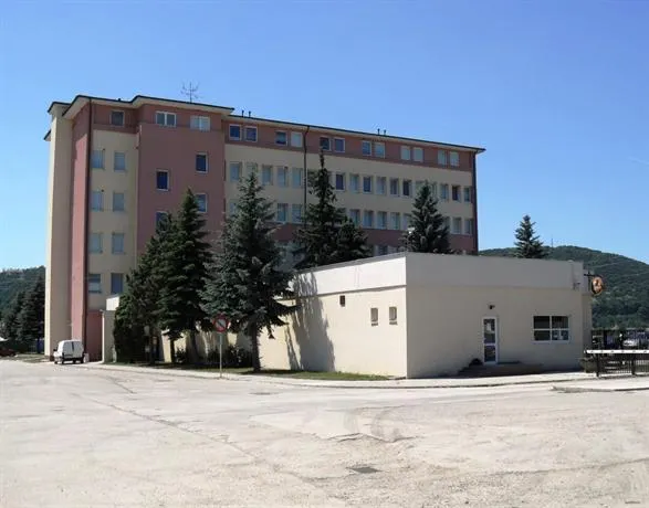 Ubytovaci Komplex Leo - Image 1