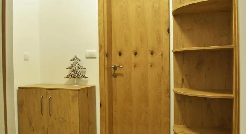 Apartment Mint - Image 1